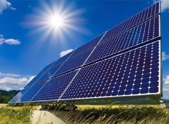 Nghe báo cáo kết quả khảo sát các dự án điện mặt trời